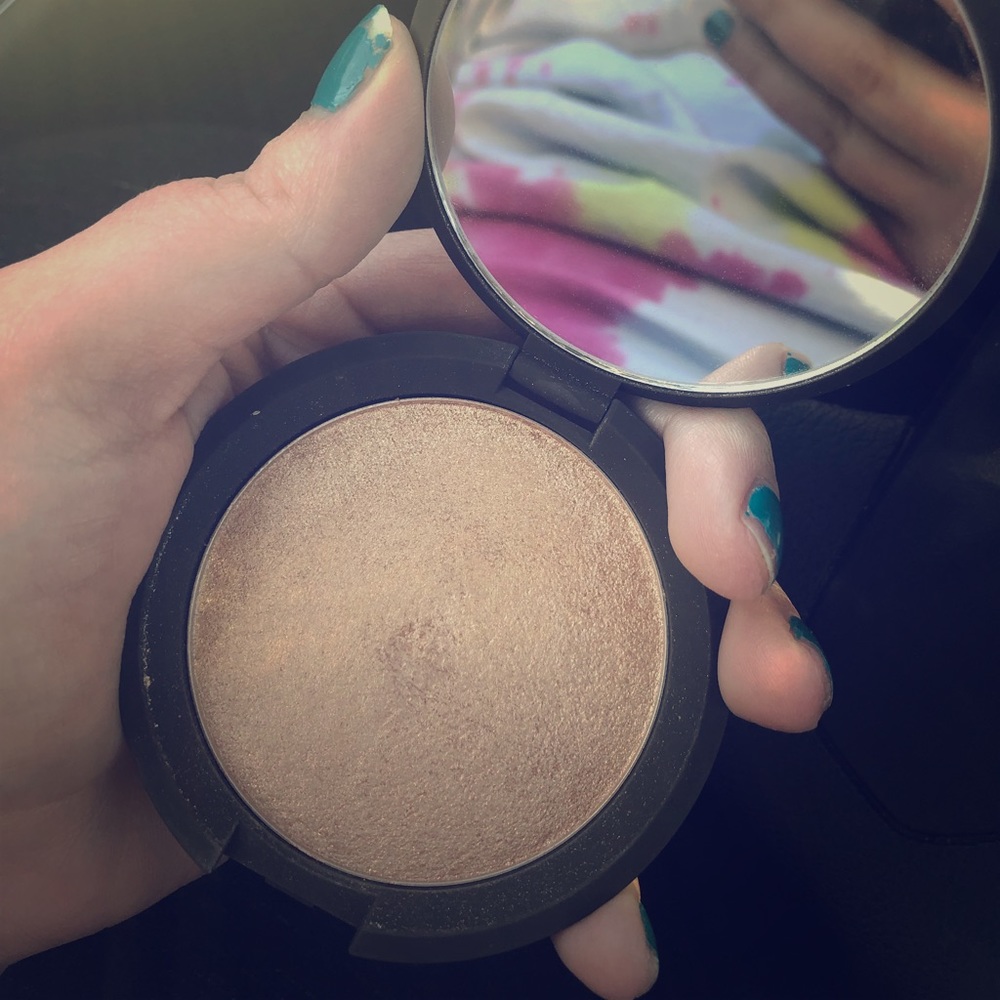 Becca Opal Shimmering Skin Perfector Highlighter